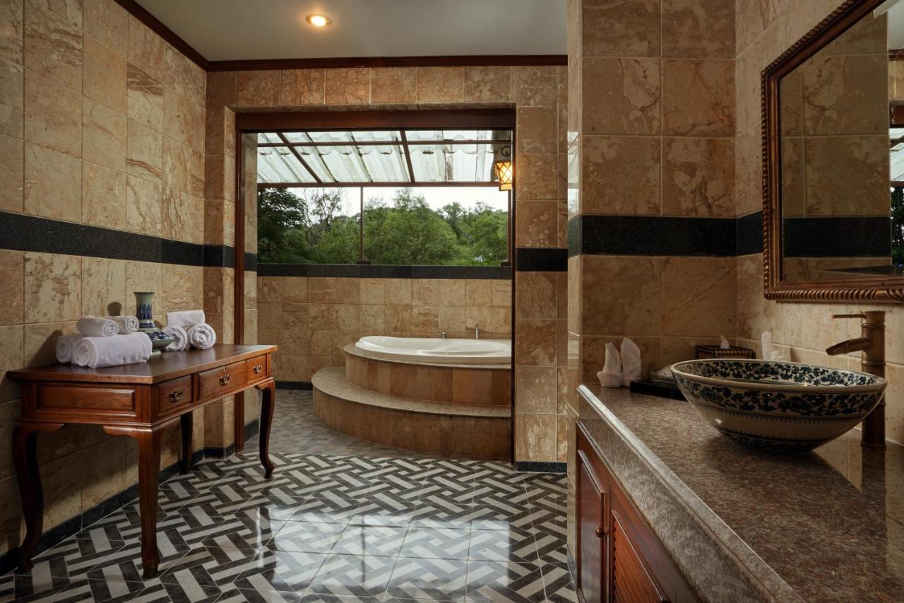 Chinoiserie Collection Resort And Spa Nai Harn Kültér fotó
